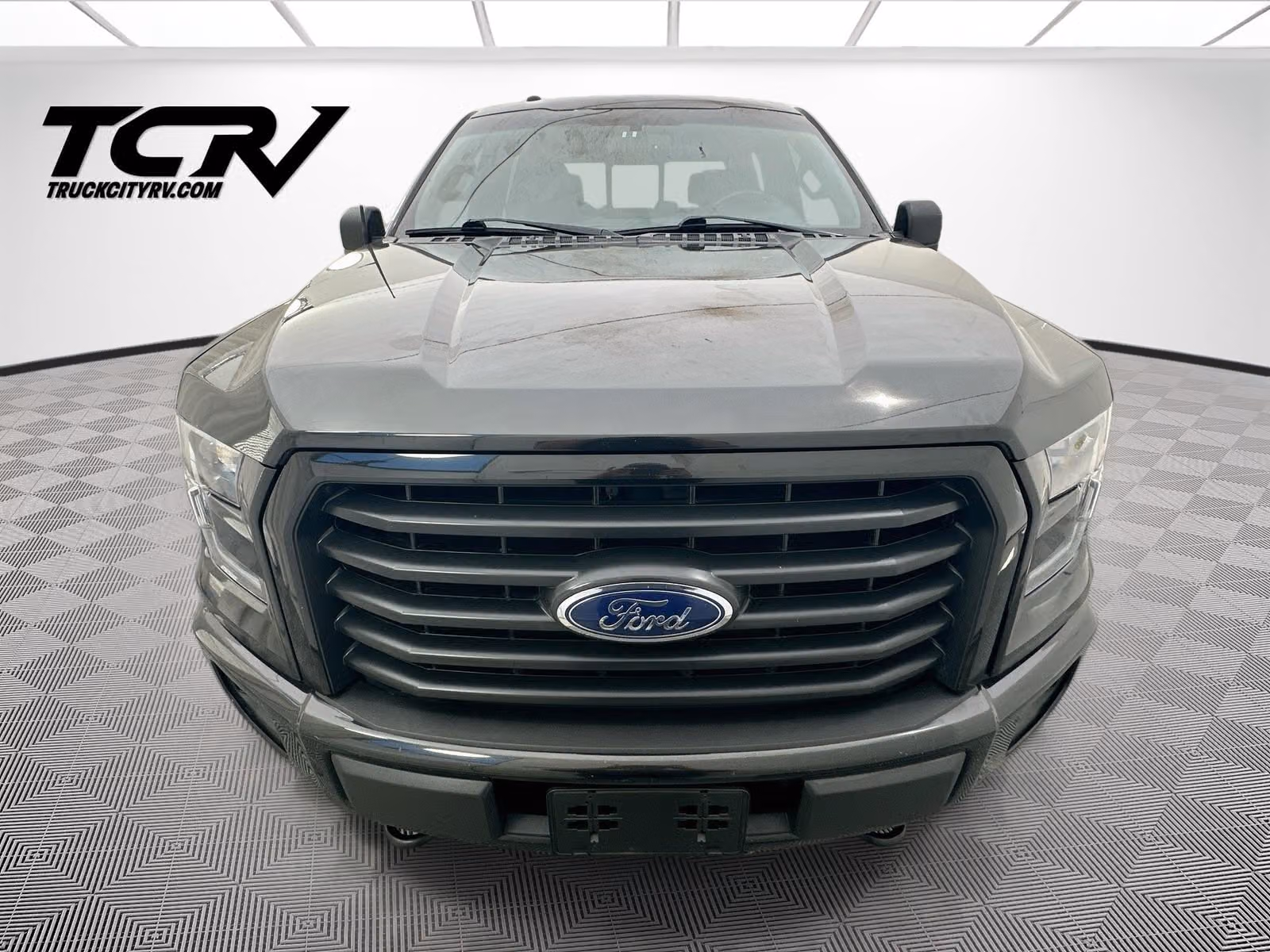 2015 Ford F-150 XLT SuperCrew Upper Image 2