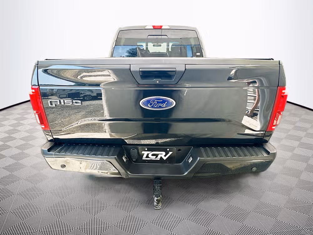 2015 Ford F-150 XLT SuperCrew Image 6