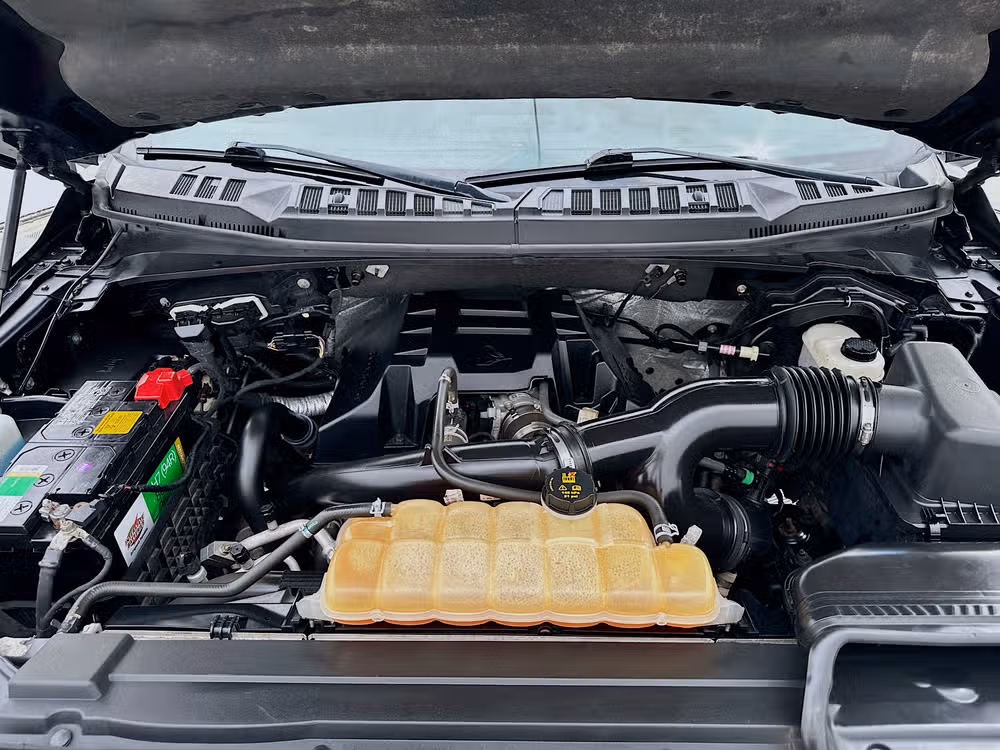 2015 Ford F-150 XLT SuperCrew Image 28