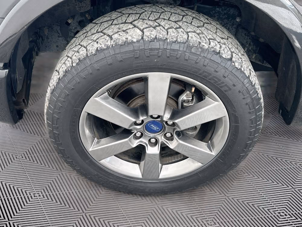 2015 Ford F-150 XLT SuperCrew Image 29