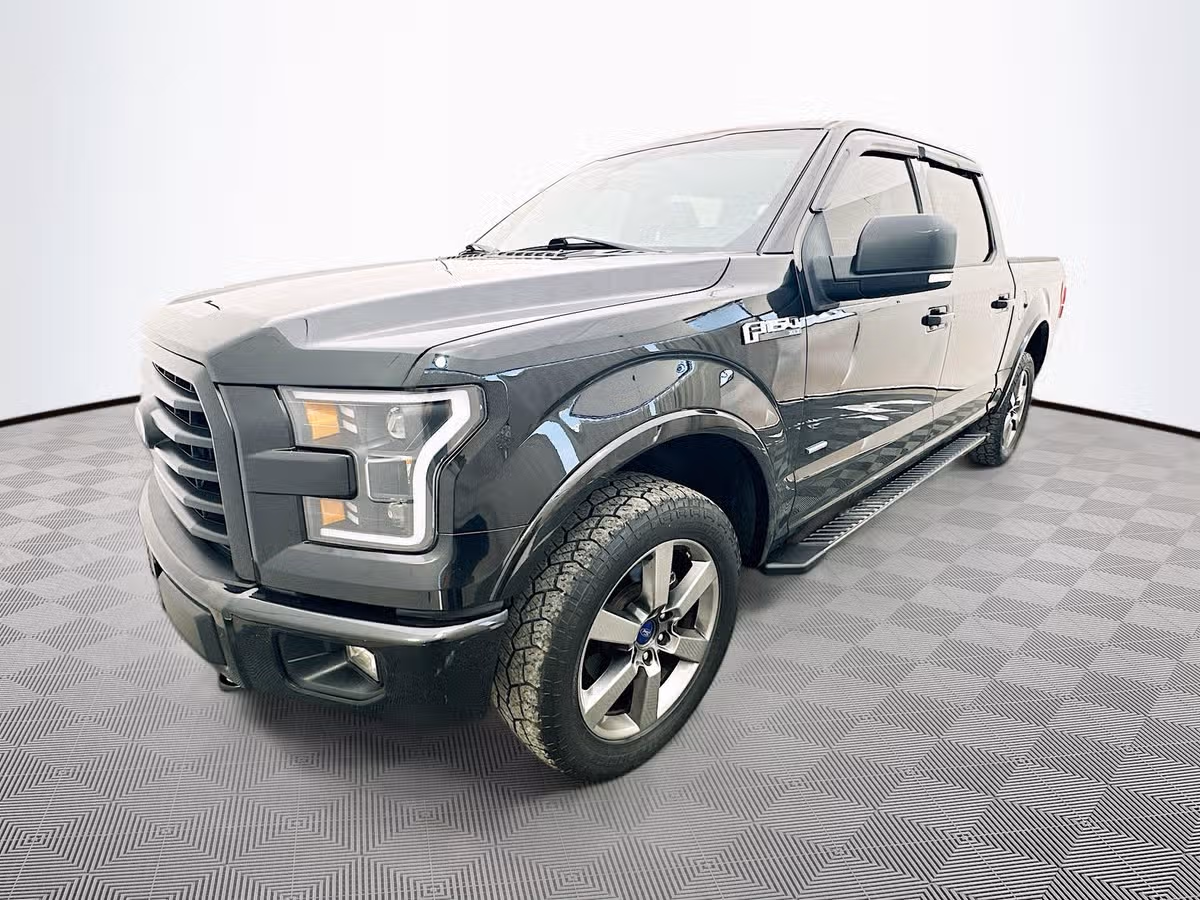 2015 Ford F-150 XLT SuperCrew Image 3