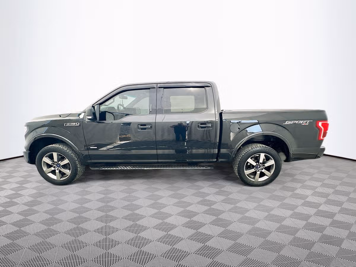 2015 Ford F-150 XLT SuperCrew Image 4