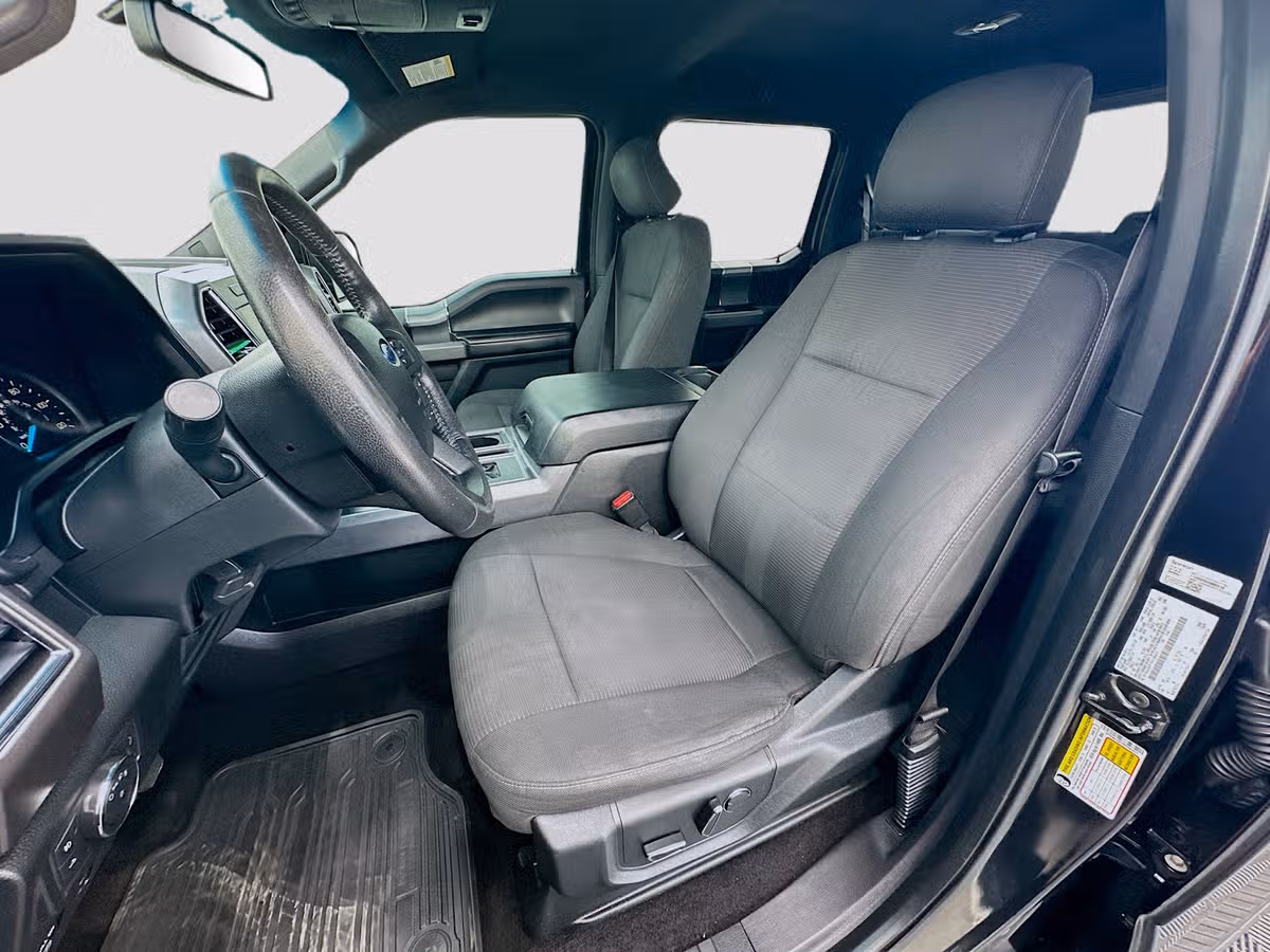 2015 Ford F-150 XLT SuperCrew Image 11