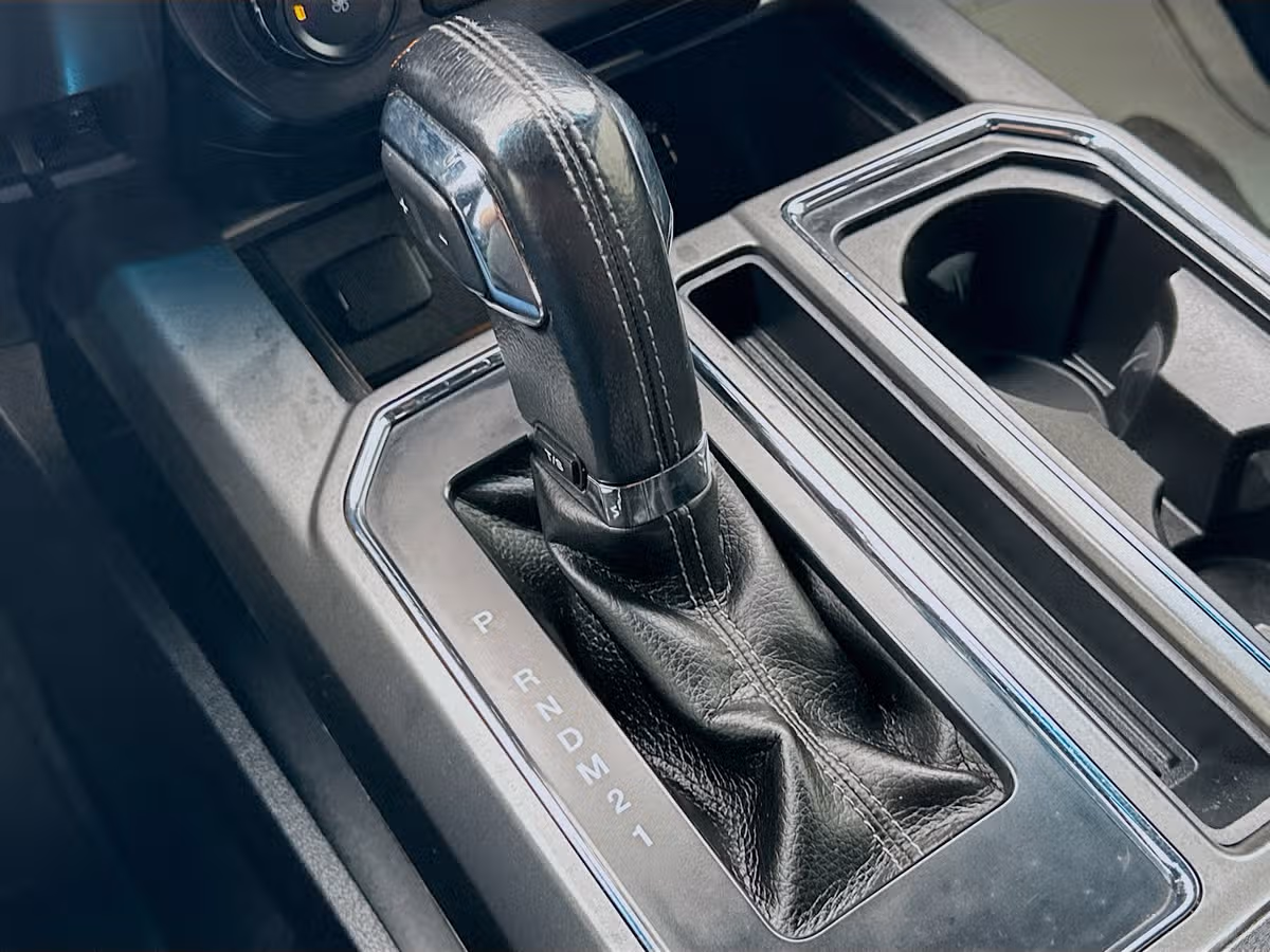 2015 Ford F-150 XLT SuperCrew Image 17