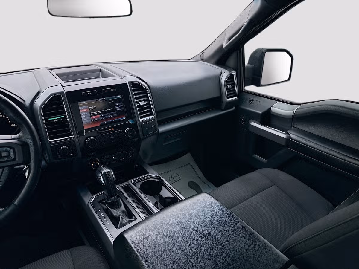 2015 Ford F-150 XLT SuperCrew Image 22