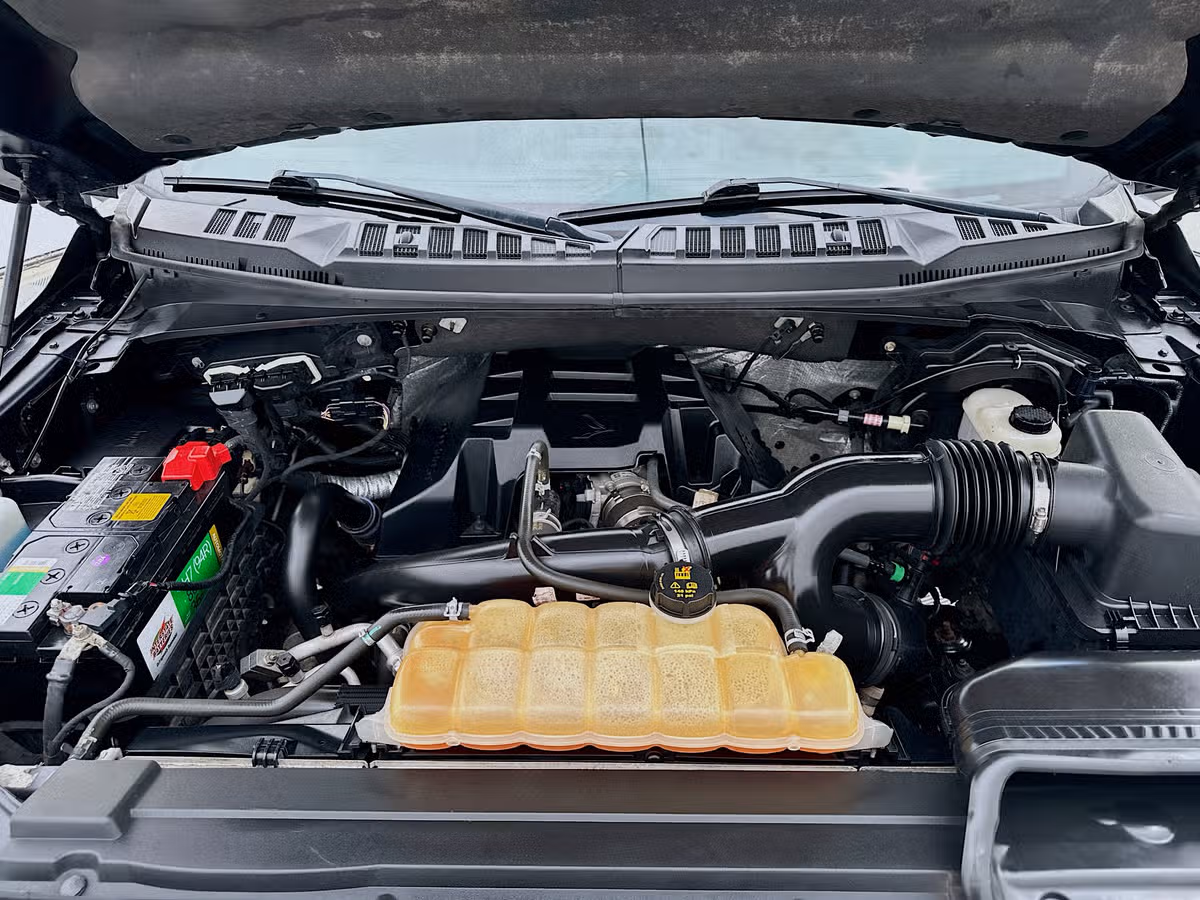 2015 Ford F-150 XLT SuperCrew Image 28