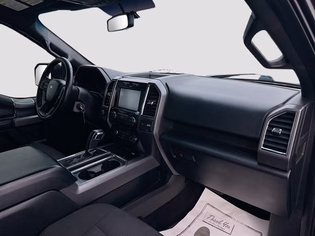 2015 Ford F-150 XLT SuperCrew Image 27