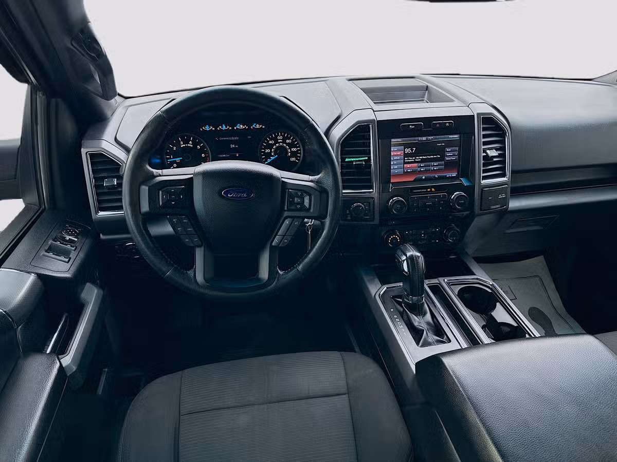 2015 Ford F-150 XLT SuperCrew Image 21