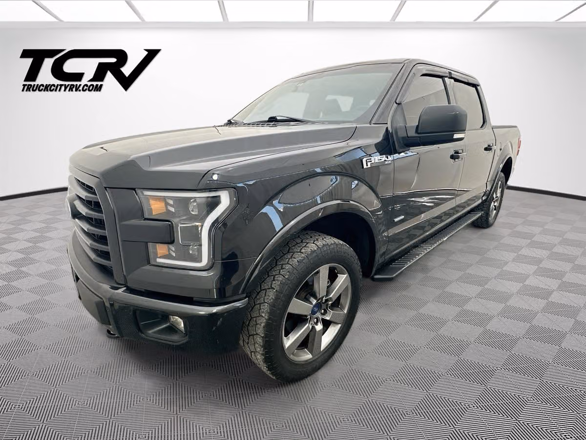 2015 Ford F-150 XLT SuperCrew Image 3
