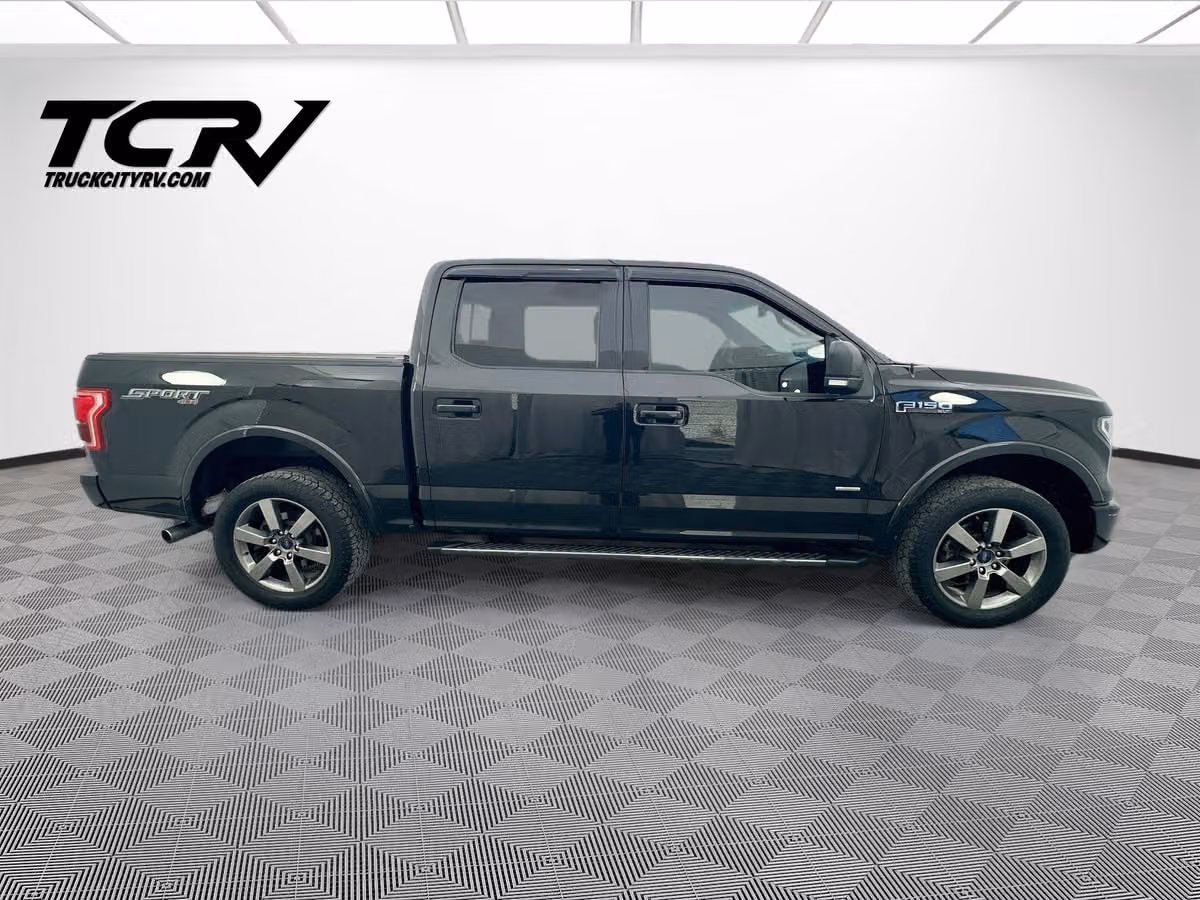2015 Ford F-150 XLT SuperCrew Image 8
