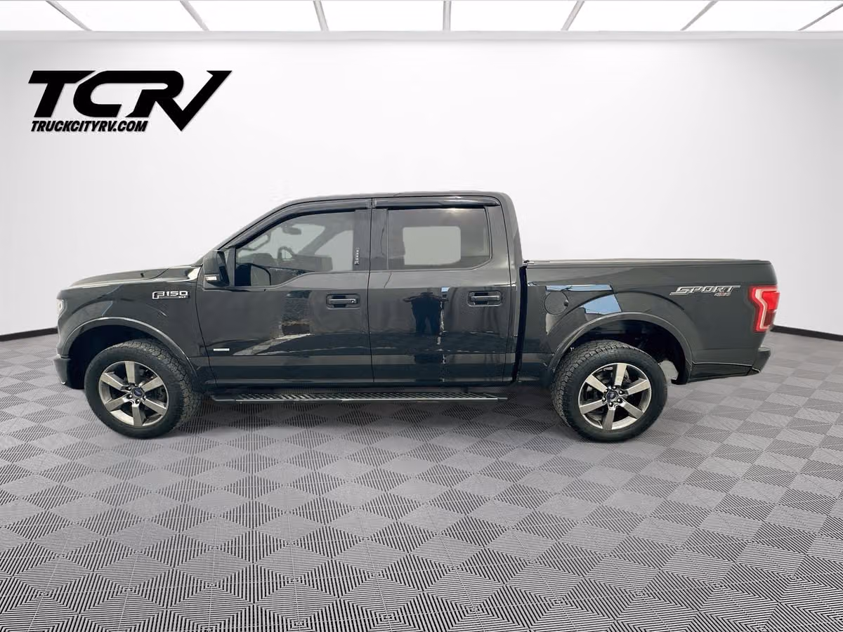 2015 Ford F-150 XLT SuperCrew Image 4