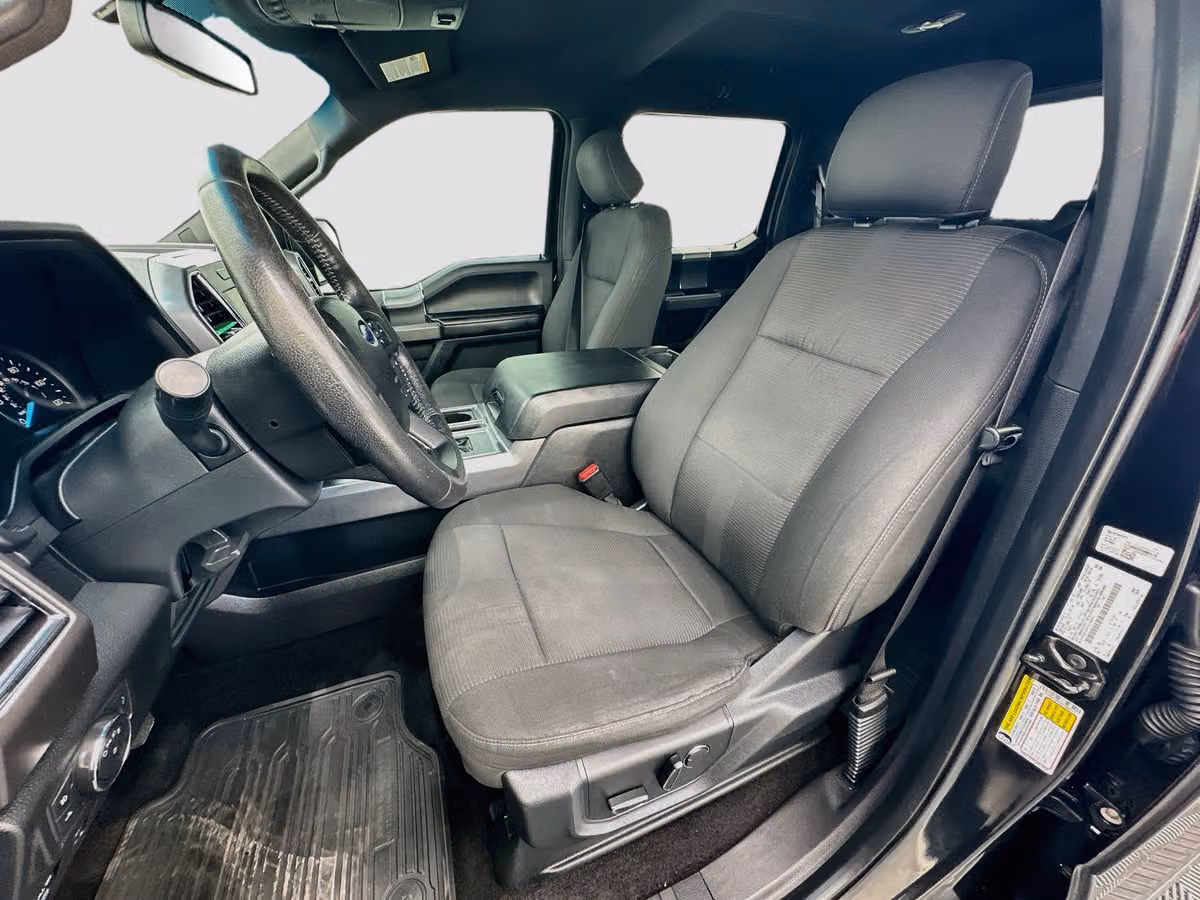 2015 Ford F-150 XLT SuperCrew Image 11