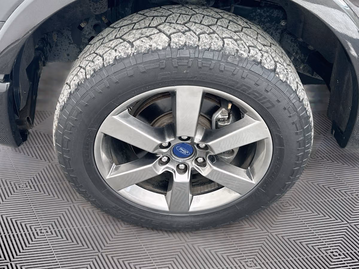 2015 Ford F-150 XLT SuperCrew Image 29