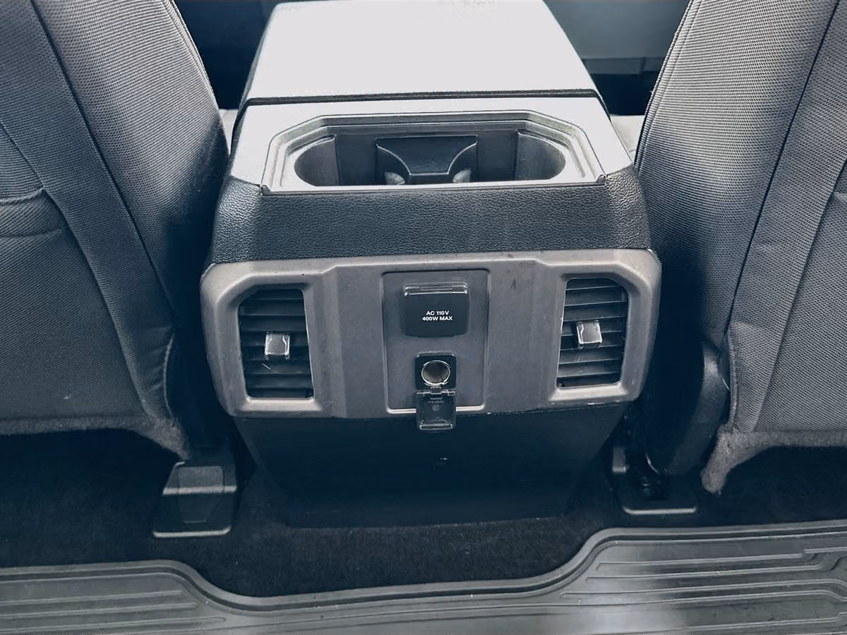 2015 Ford F-150 XLT SuperCrew Image 23
