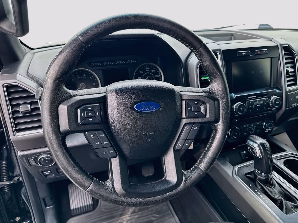 2015 Ford F-150 XLT SuperCrew Image 12