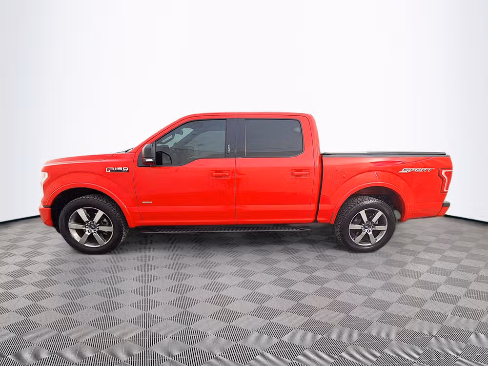 2015 Ford F-150 XLT SuperCrew Lower Image 2