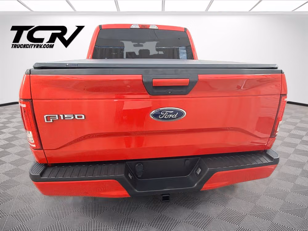 2015 Ford F-150 XLT SuperCrew Image 6