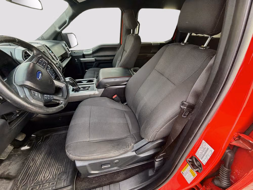 2015 Ford F-150 XLT SuperCrew Image 11