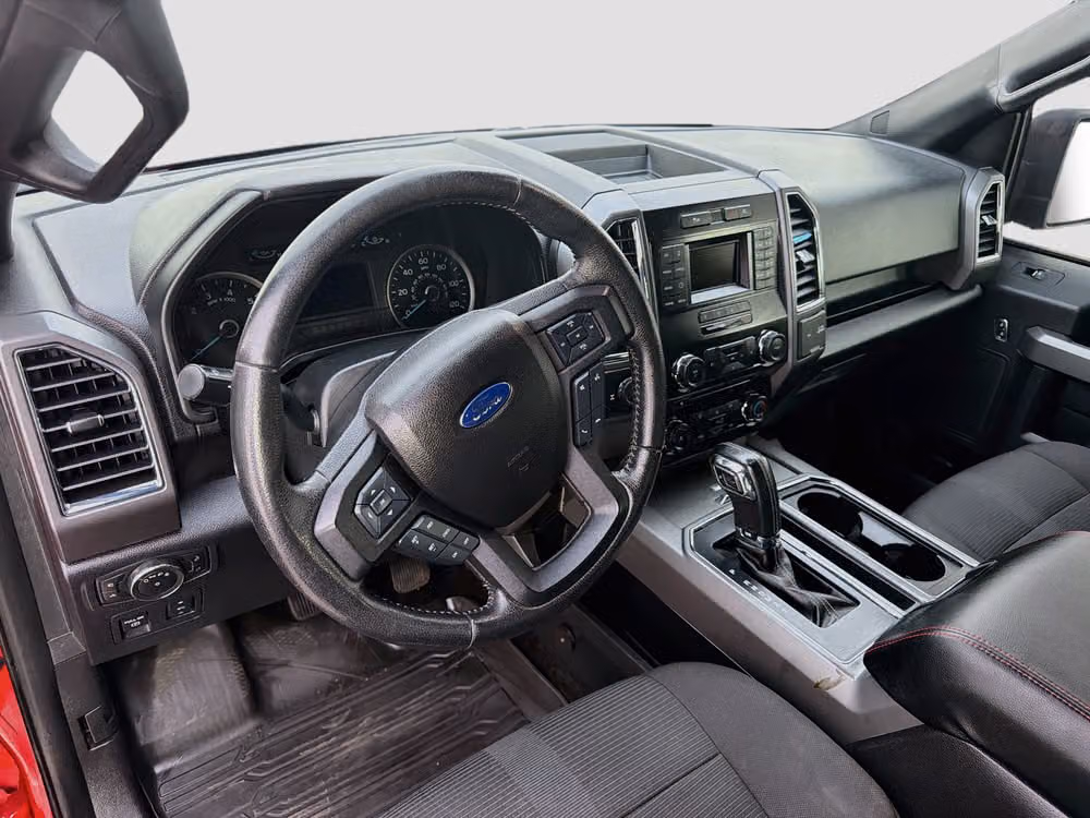 2015 Ford F-150 XLT SuperCrew Image 9