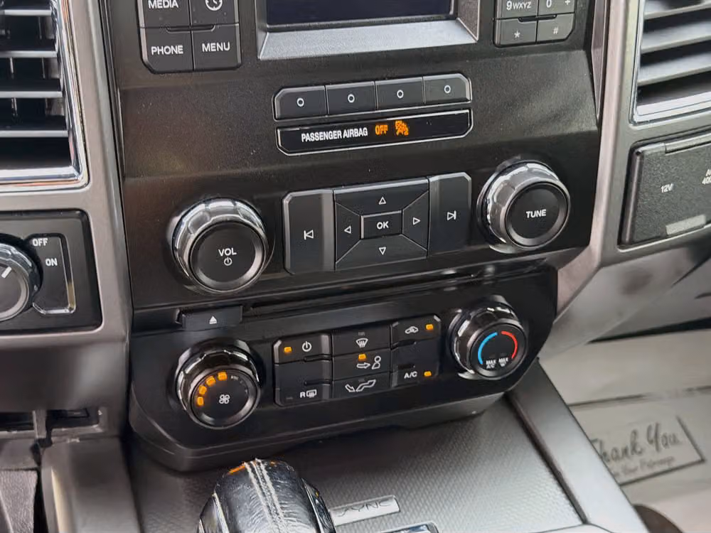 2015 Ford F-150 XLT SuperCrew Image 14