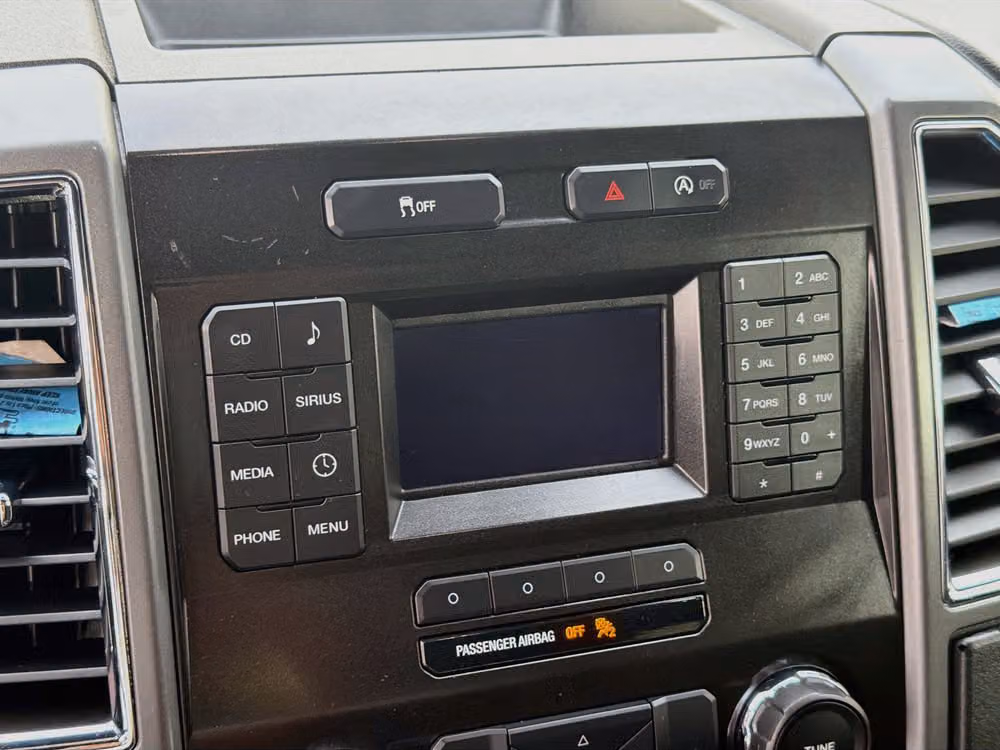 2015 Ford F-150 XLT SuperCrew Image 15
