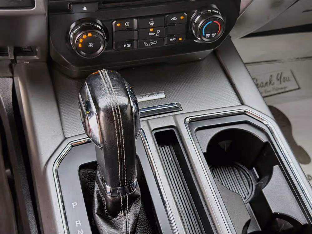 2015 Ford F-150 XLT SuperCrew Image 16