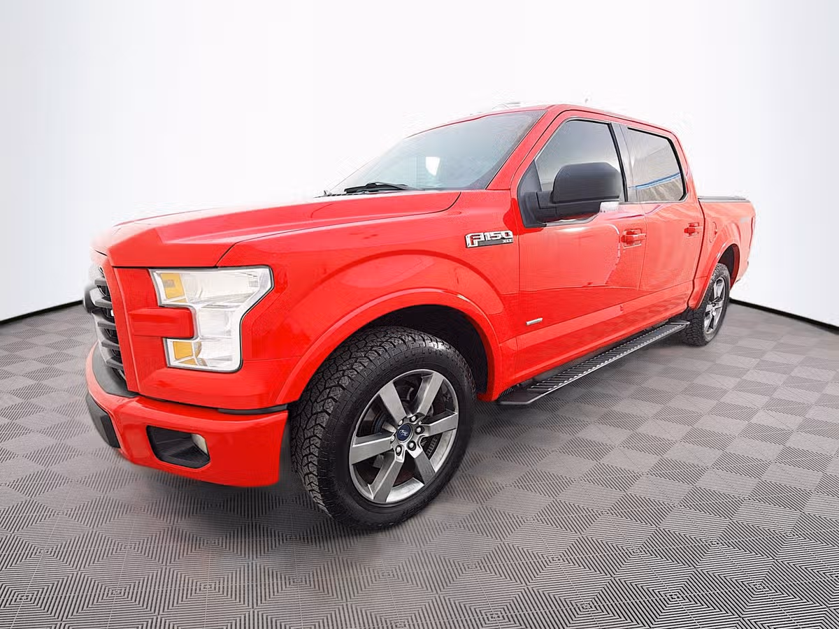 2015 Ford F-150 XLT SuperCrew Image 3