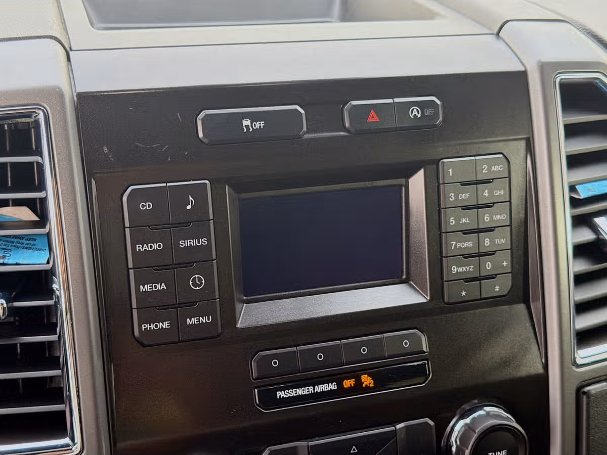 2015 Ford F-150 XLT SuperCrew Image 15