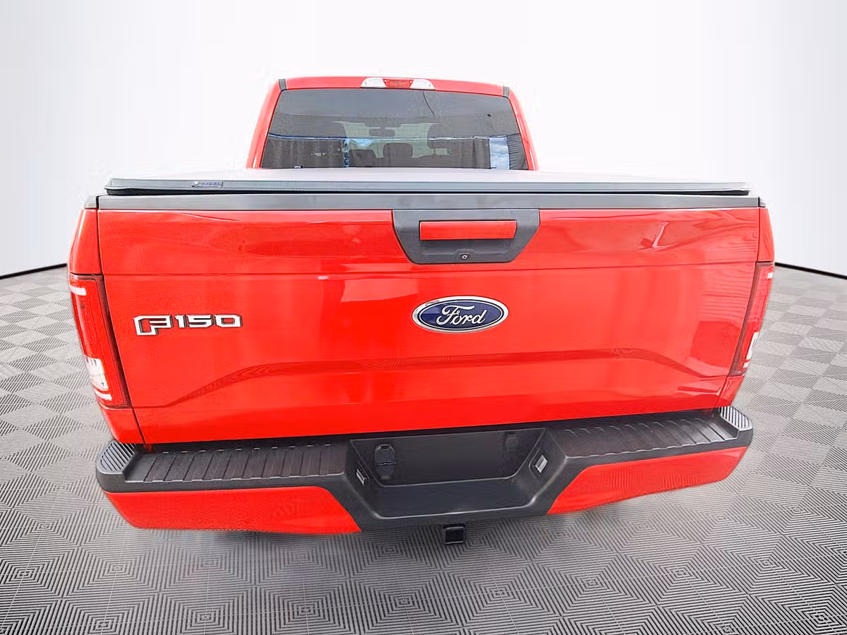 2015 Ford F-150 XLT SuperCrew Image 6