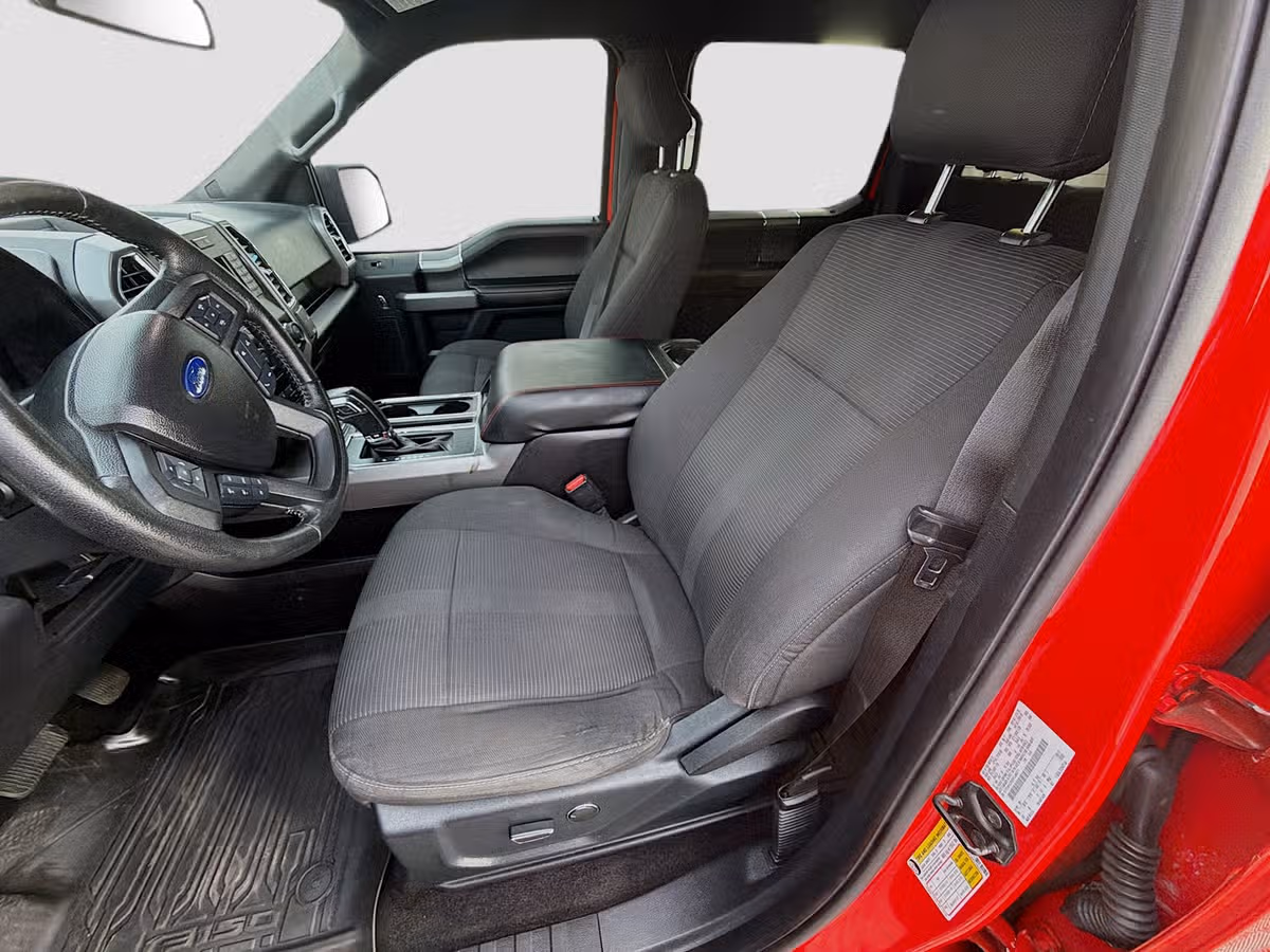 2015 Ford F-150 XLT SuperCrew Image 11