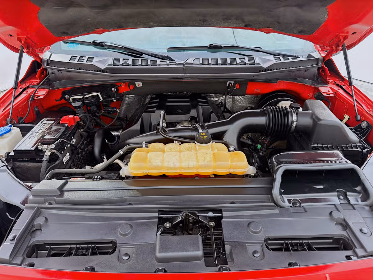 2015 Ford F-150 XLT SuperCrew Image 29