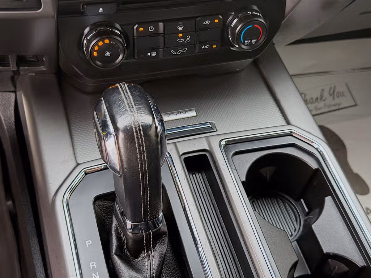 2015 Ford F-150 XLT SuperCrew Image 16