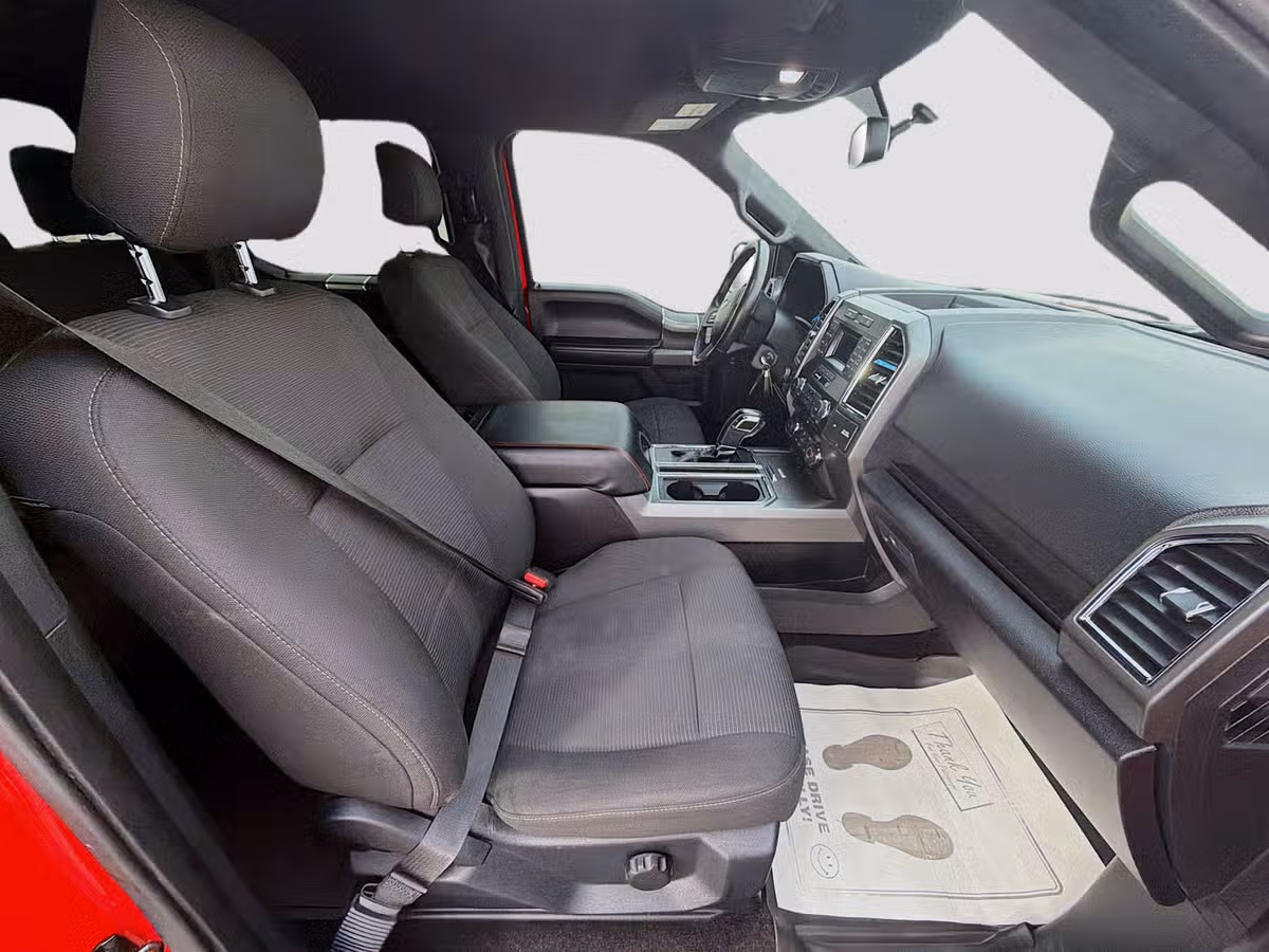 2015 Ford F-150 XLT SuperCrew Image 27