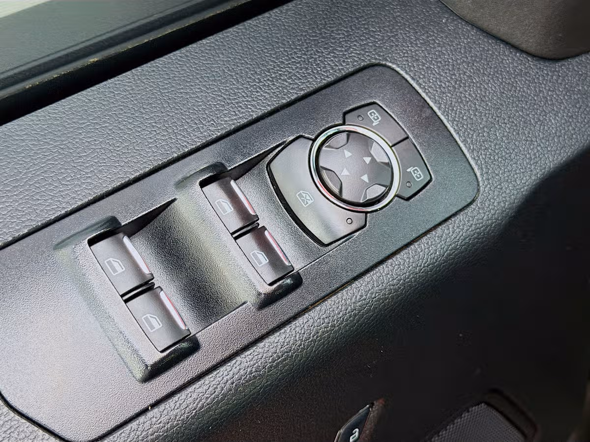2015 Ford F-150 XLT SuperCrew Image 18