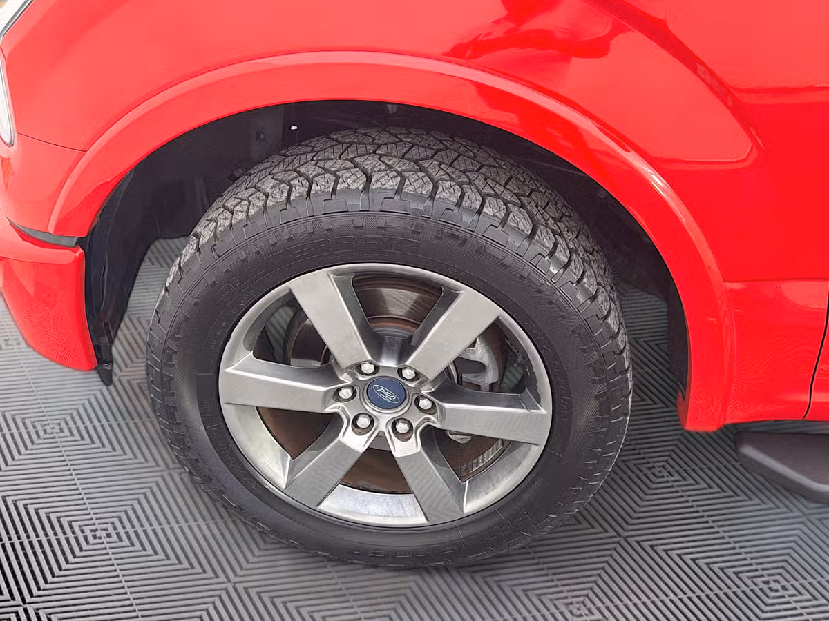 2015 Ford F-150 XLT SuperCrew Image 30