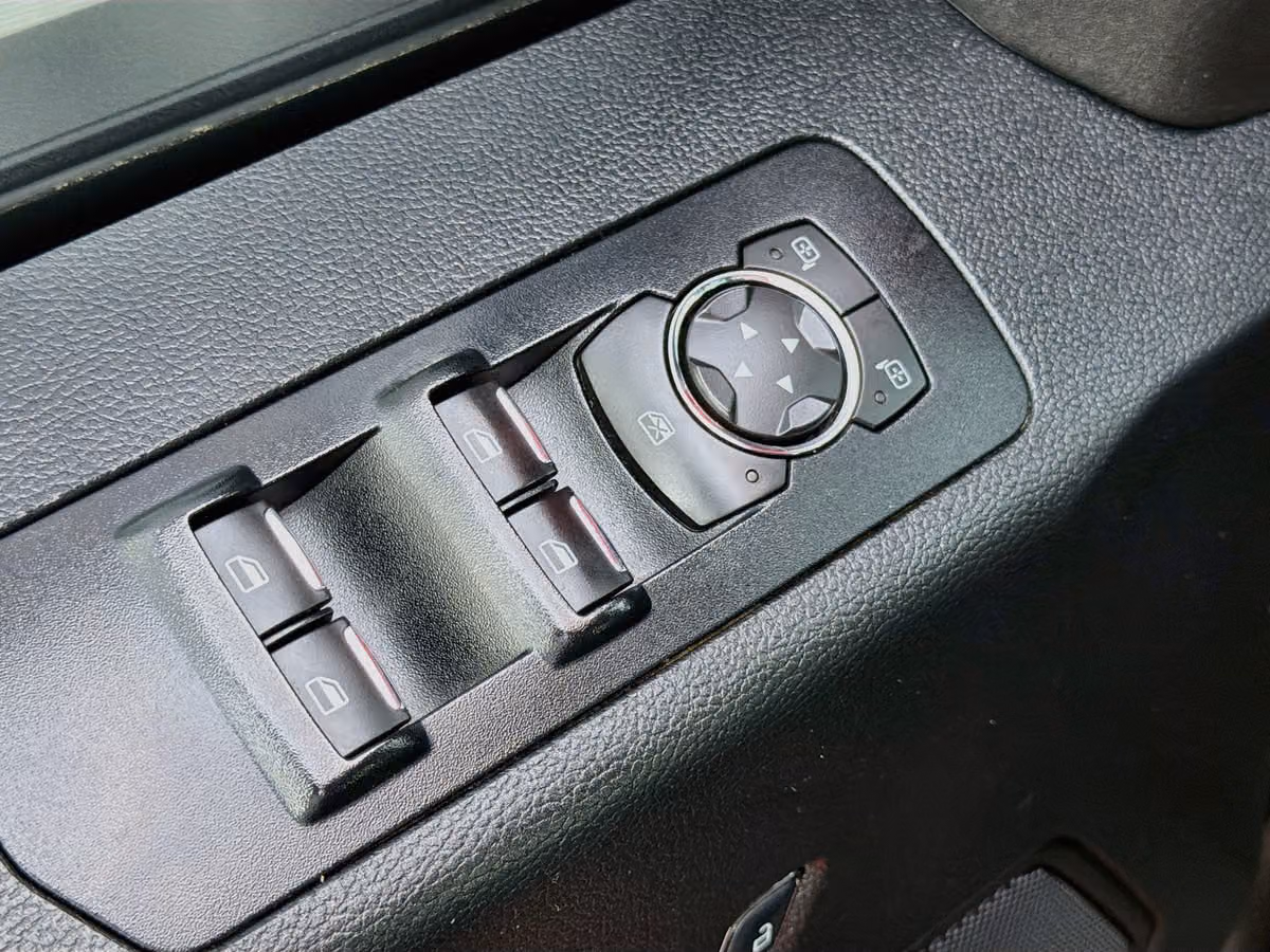 2015 Ford F-150 XLT SuperCrew Image 18