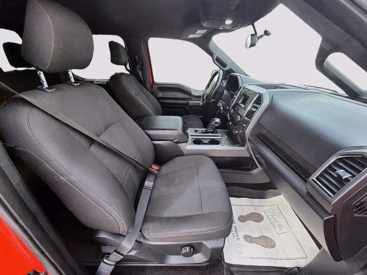 2015 Ford F-150 XLT SuperCrew Image 27