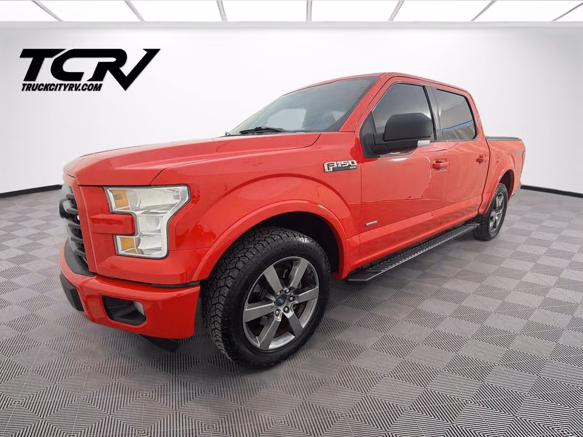 2015 Ford F-150 XLT SuperCrew Image 3