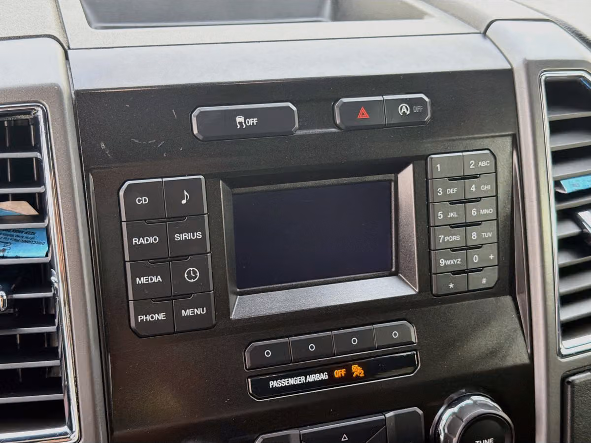 2015 Ford F-150 XLT SuperCrew Image 15