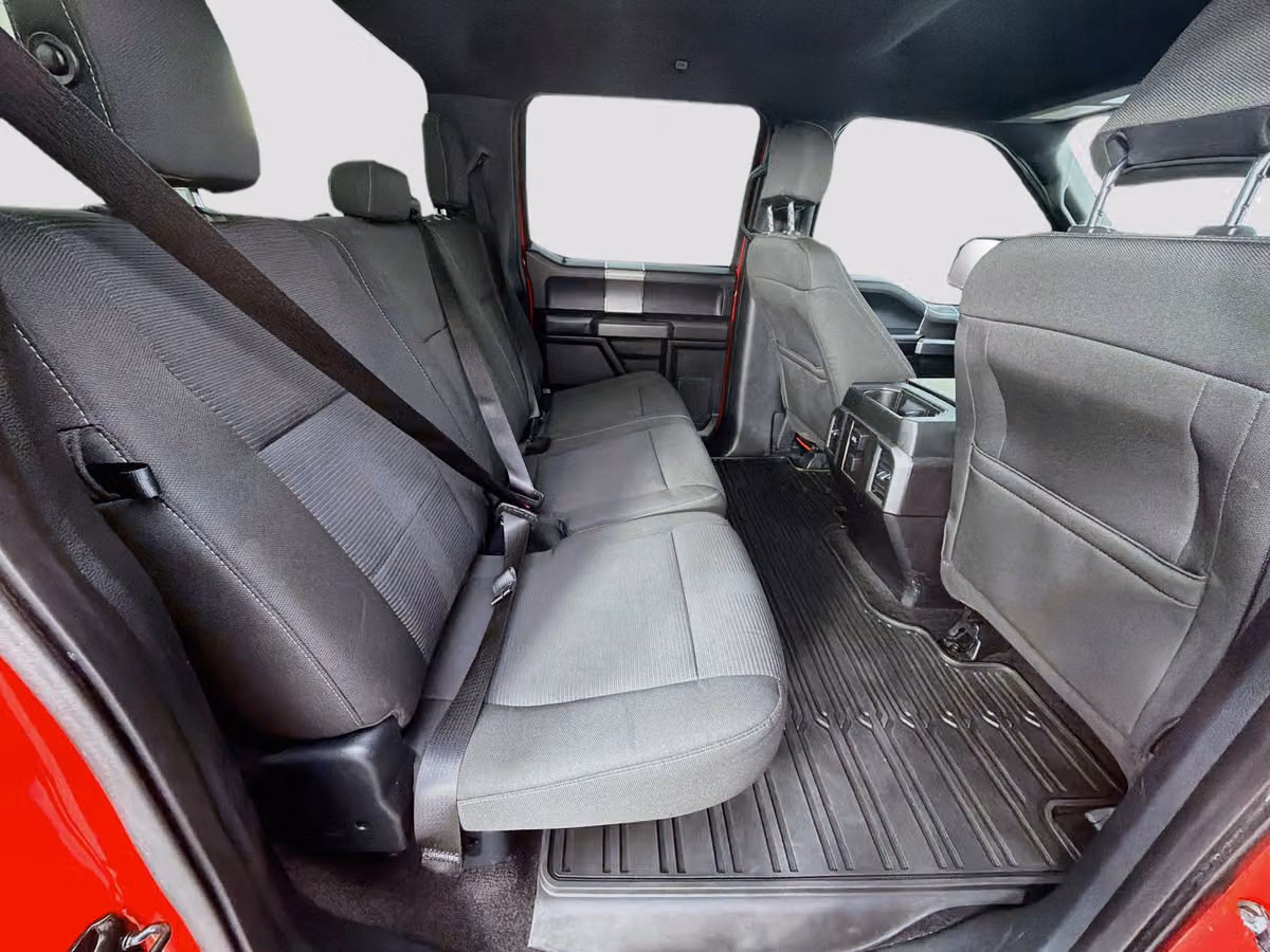 2015 Ford F-150 XLT SuperCrew Image 26