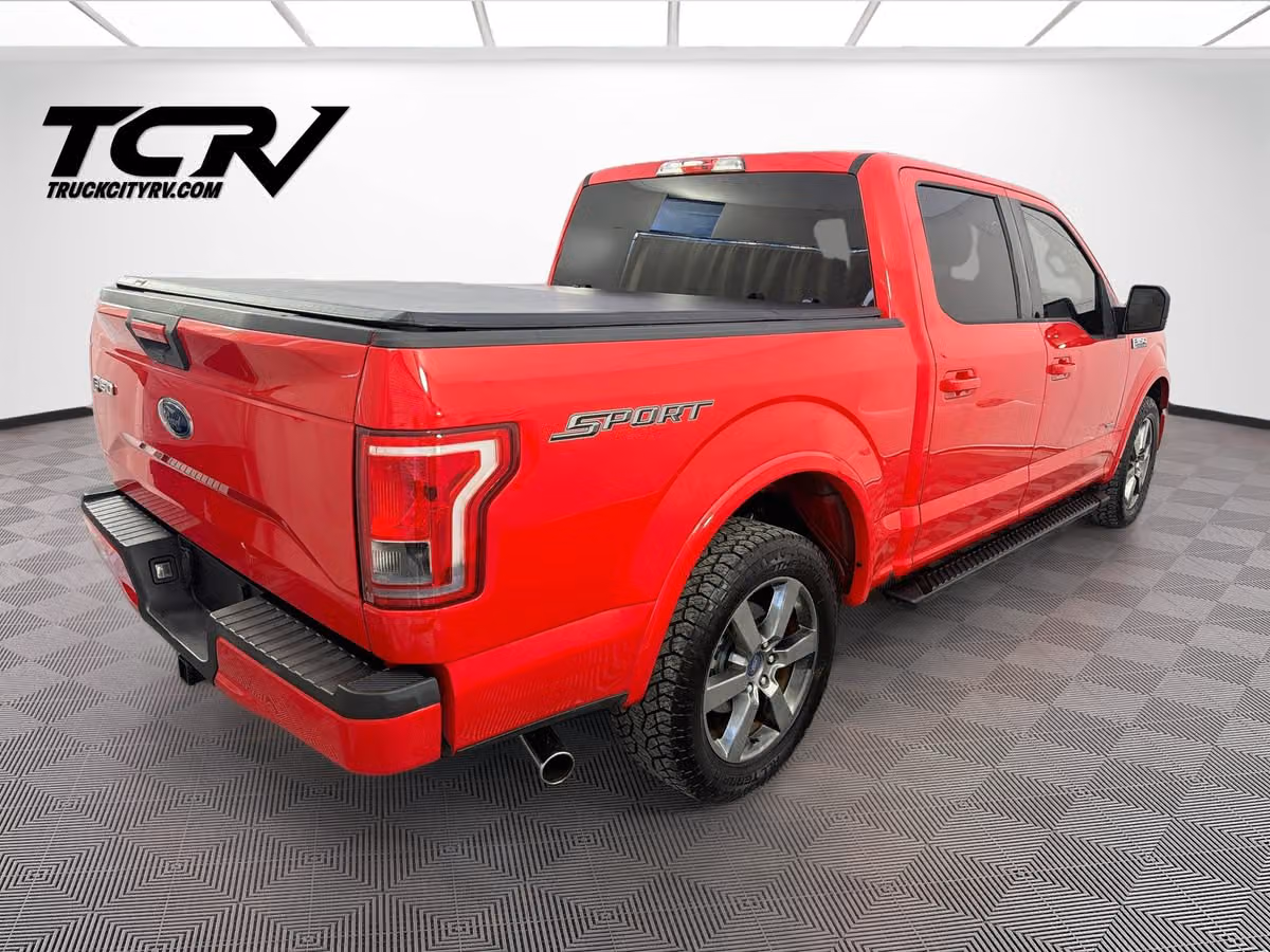 2015 Ford F-150 XLT SuperCrew Image 7