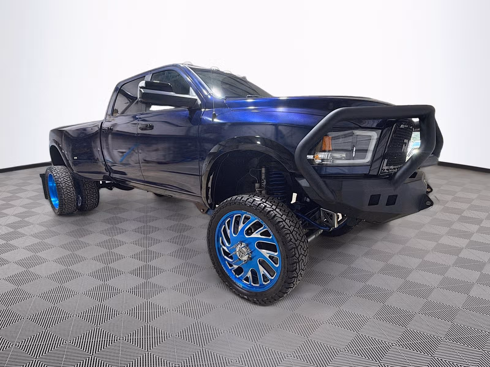 2015 Ram 3500 Laramie Crew Cab Upper Image 1