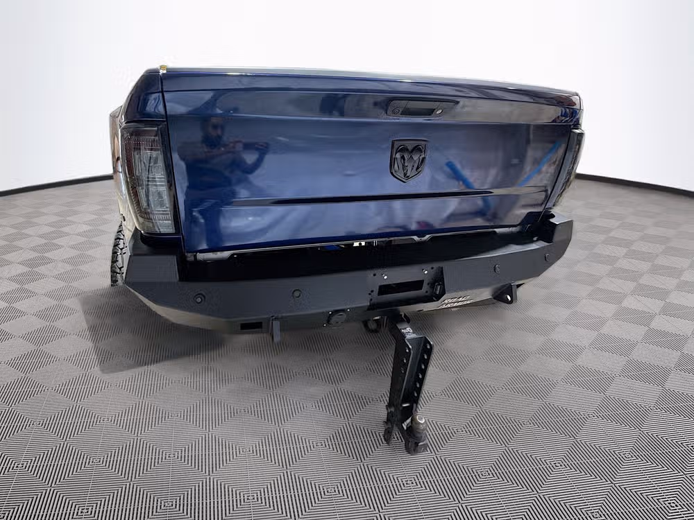 2015 Ram 3500 Laramie Crew Cab Image 6