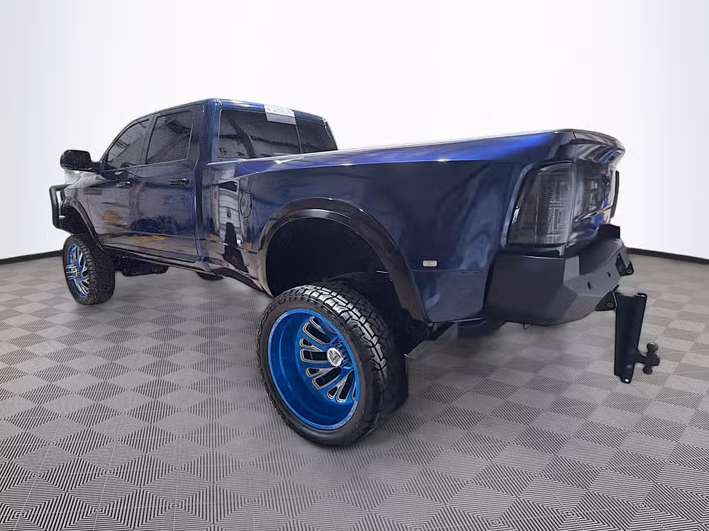 2015 Ram 3500 Laramie Crew Cab Image 5