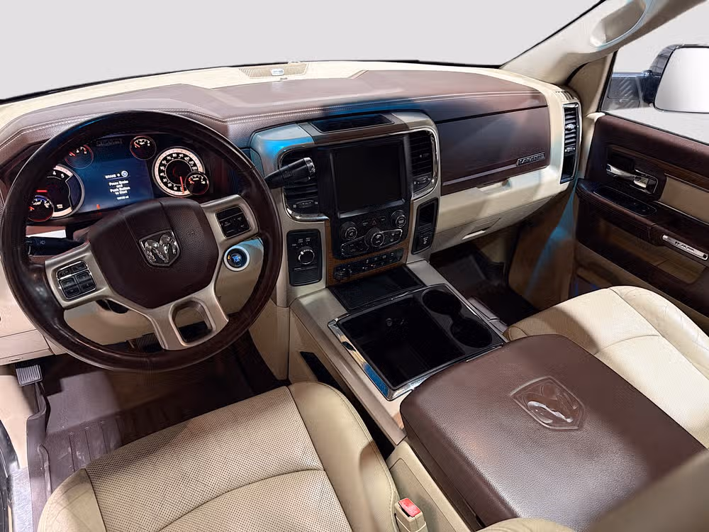 2015 Ram 3500 Laramie Crew Cab Image 25