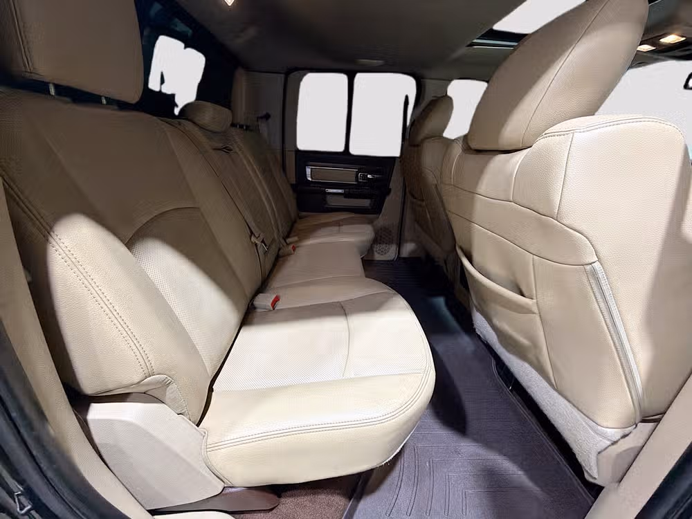 2015 Ram 3500 Laramie Crew Cab Image 30