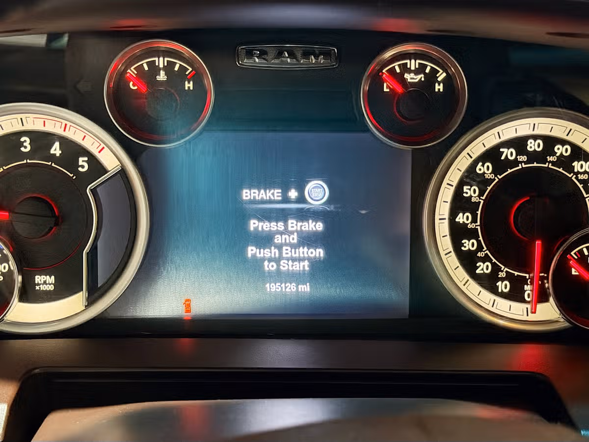 2015 Ram 3500 Laramie Crew Cab Image 13