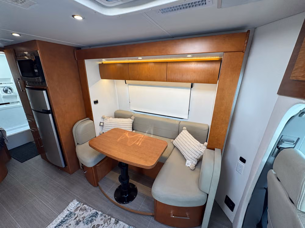 2019 Leisure Travel Vans Unity Class B Diesel Image 10