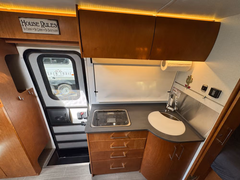 2019 Leisure Travel Vans Unity Class B Diesel Image 13