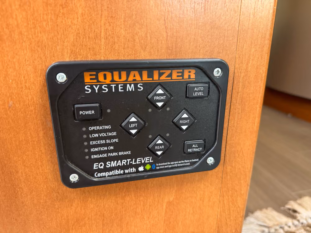 2019 Leisure Travel Vans Unity Class B Diesel Image 31
